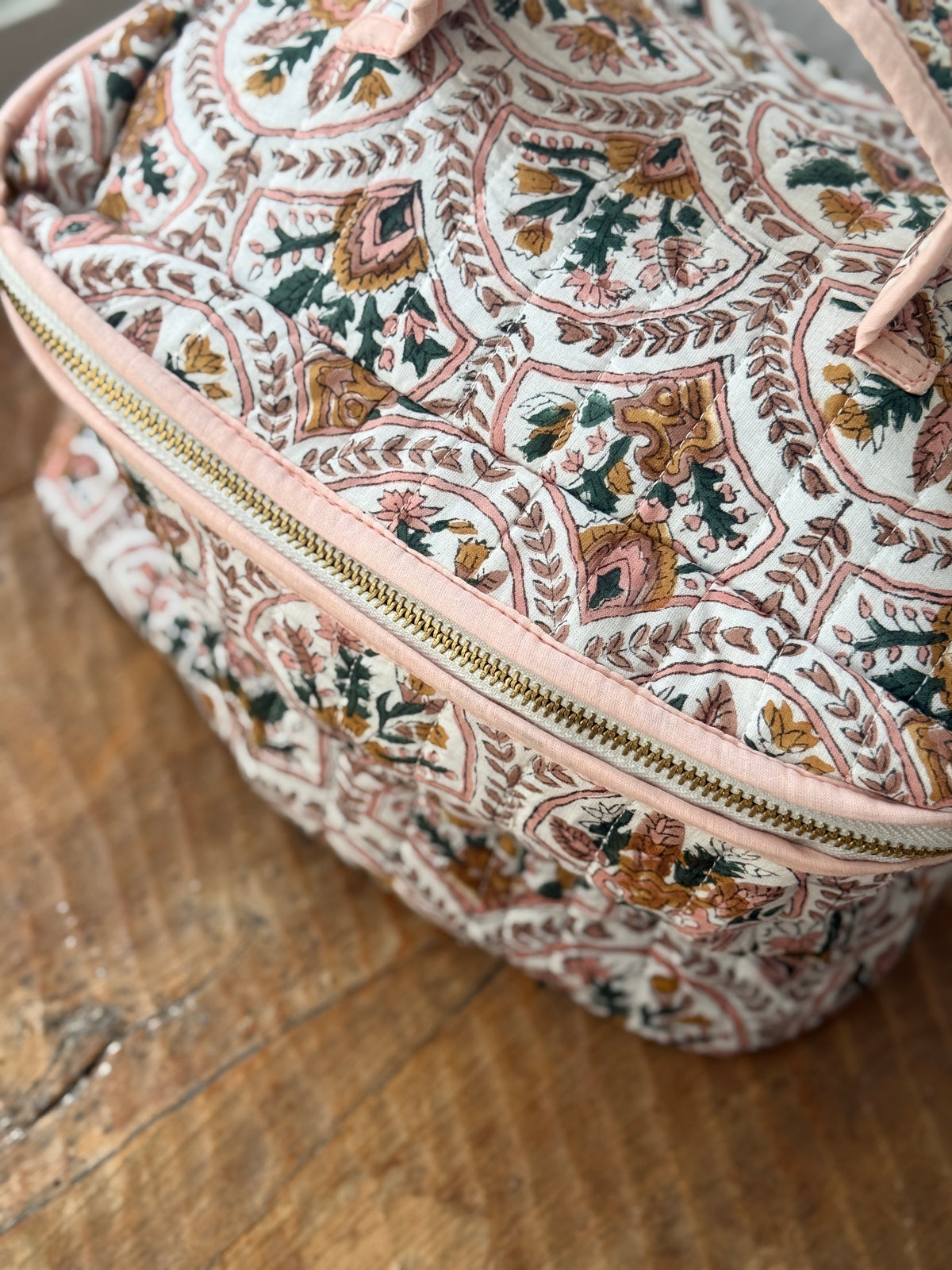 Pink City Courtyard Vanity Case
